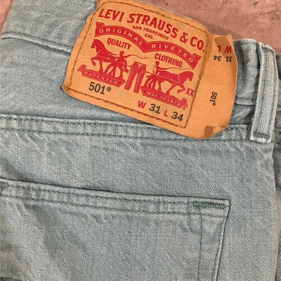 Levi’s 501 Buttonfly Light Blue White Oak Cone Denim Jeans - Picture 2 of 8